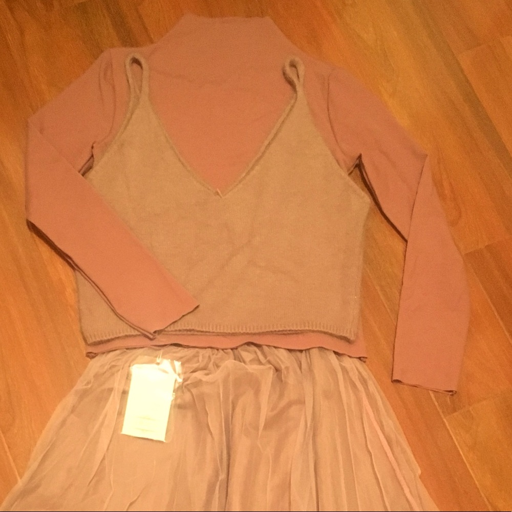 Brand new 3 piece set outfit, include a long sleeve skivvy, fur vest & skirt - Picture 3 of 6